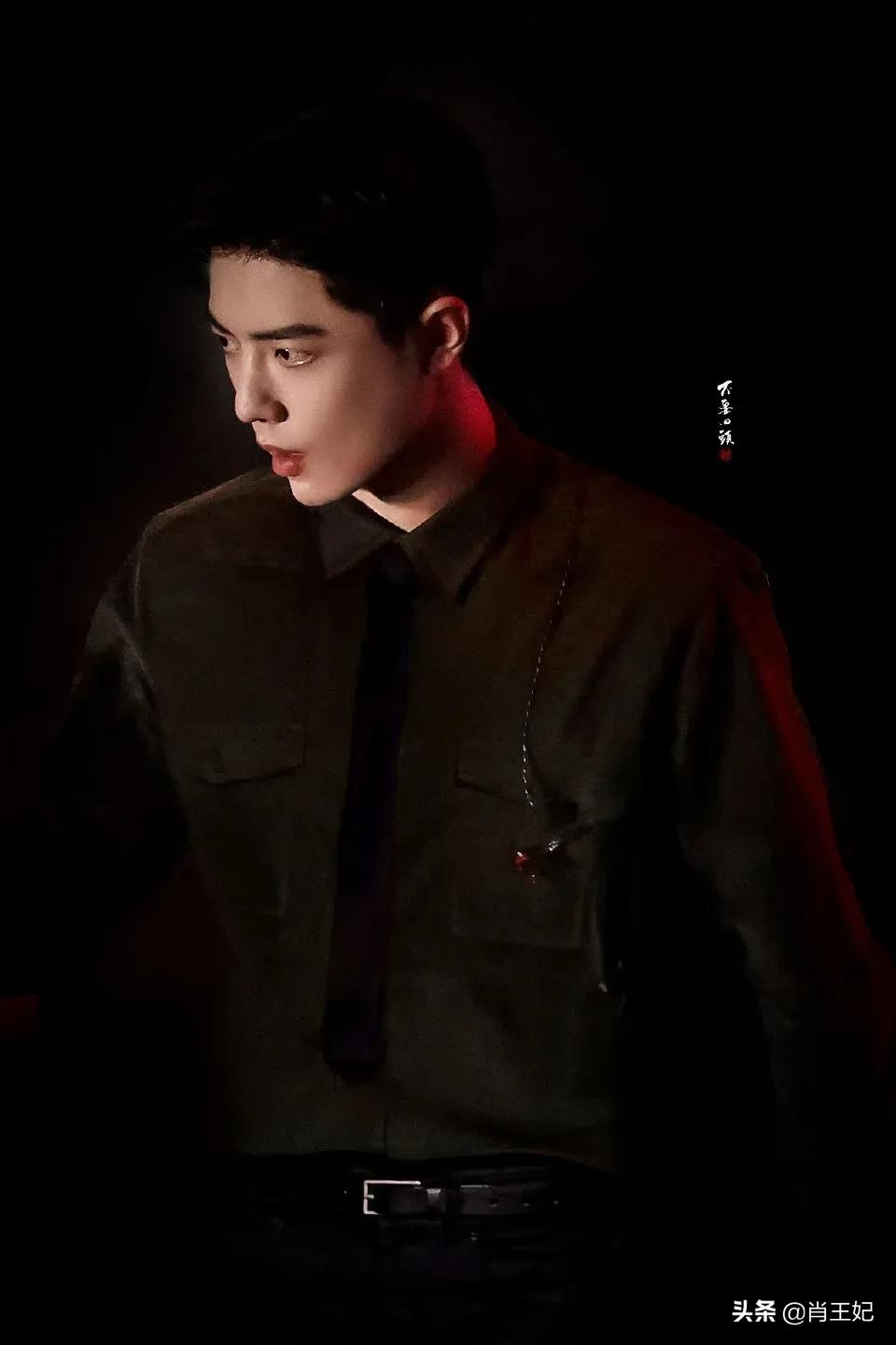 肖战他可真帅啊,帅到没边呀,这身材比例可太完美了