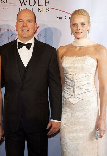 欧洲最美王妃破烂人生：丈夫私生子成群结队，她逃婚三次仍被追回