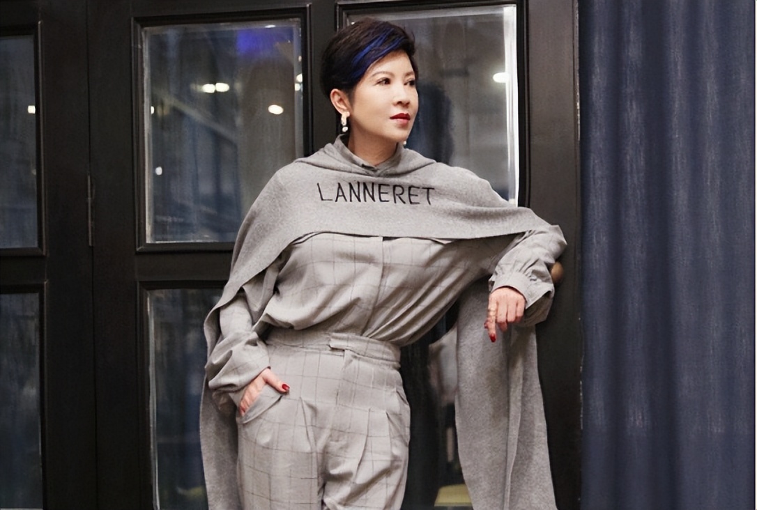 杭天琪：二婚嫁小13岁老公，47岁冒险生二胎，如今婚姻状况如何？