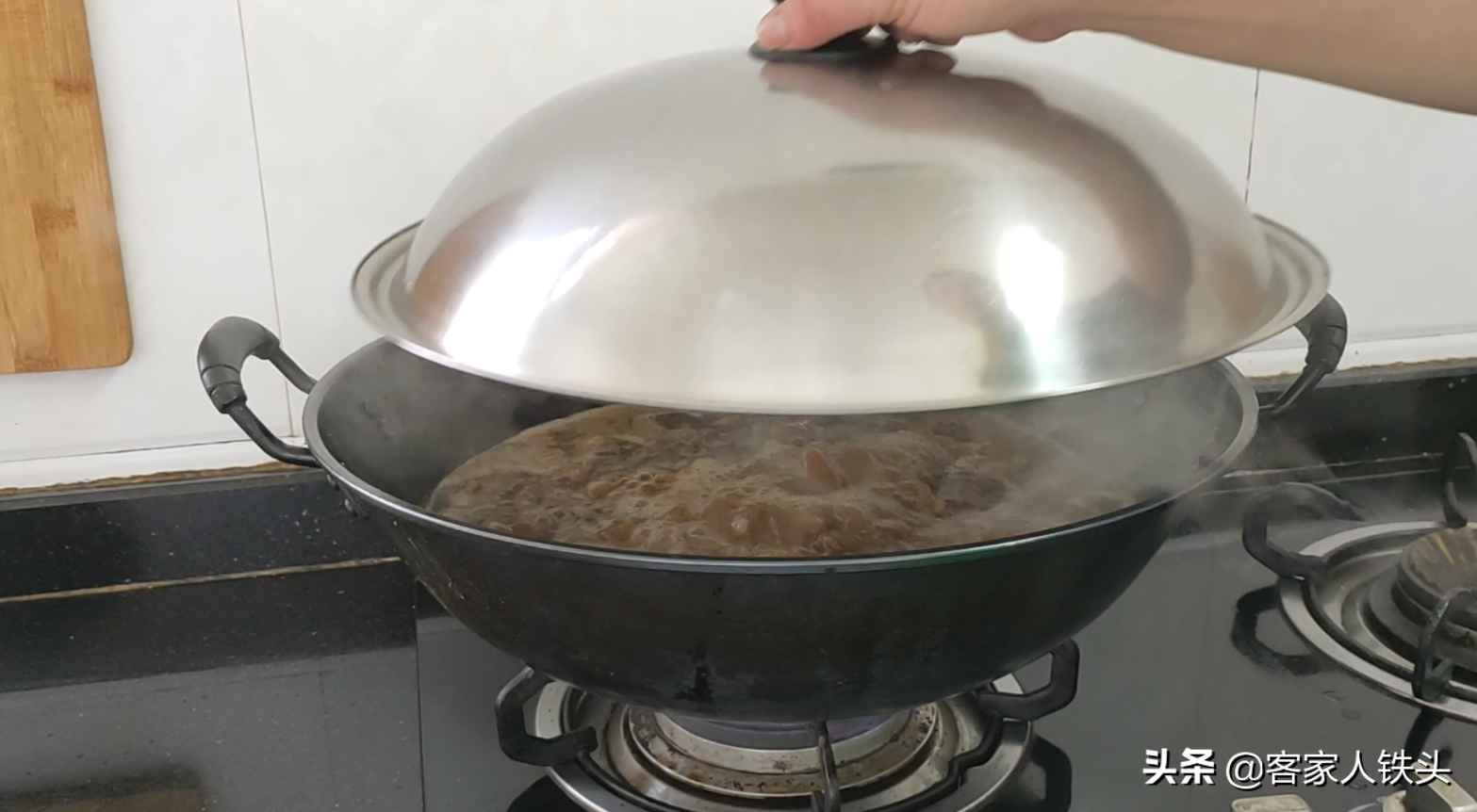 天冷多吃萝卜，加3斤牛腩，教你广东有名的做法，好吃过瘾吃不腻
