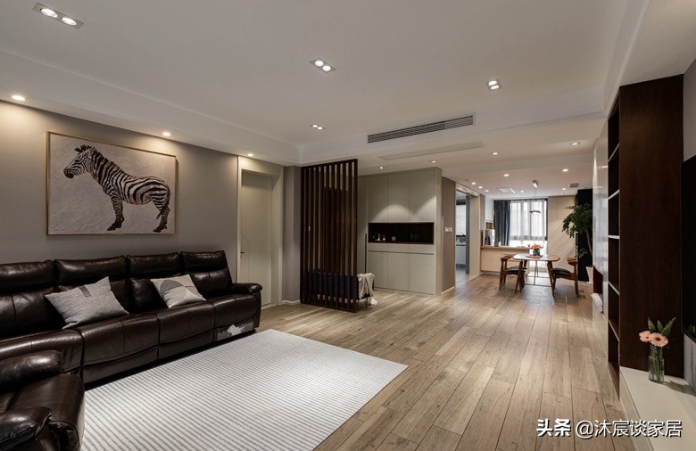 “双眼皮”吊顶，开放式厨房，她家现代时尚，暖暖的北欧风超治愈