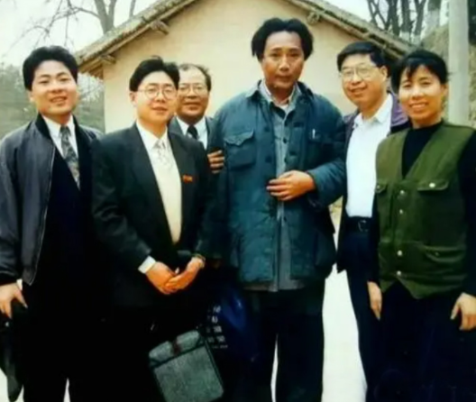 太像了，中国演毛泽东最牛的9个演员，唐国强仅排第2，张铁林倒数