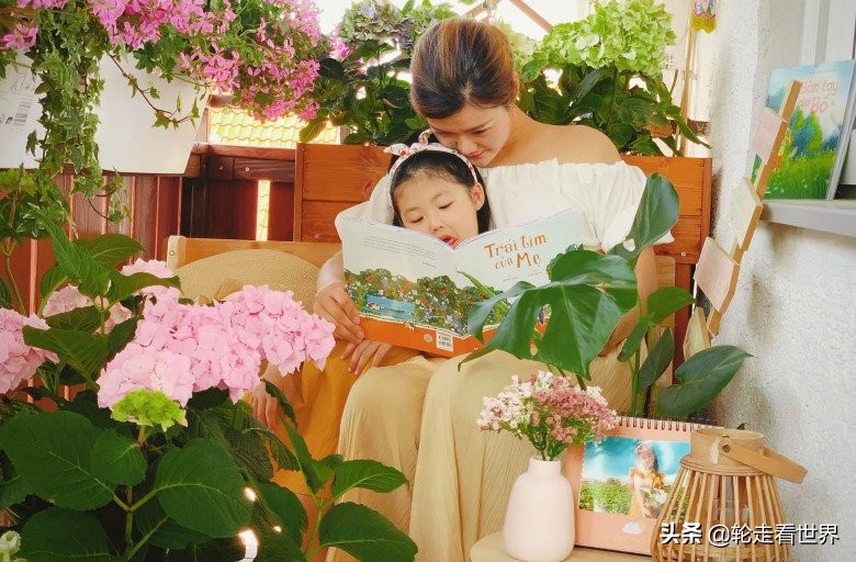 越南妈妈4㎡的小阳台，种各种蔬菜鲜花，每一个角落都美轮美奂