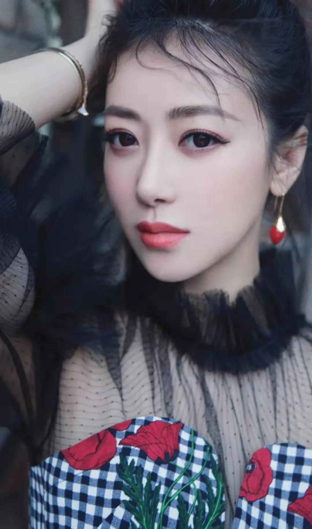 陈紫函：气质独特，优雅大方，温婉美丽