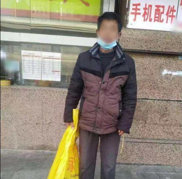 河南教师遭开除，档案被顶替22年，对方还找他借身份证办退休