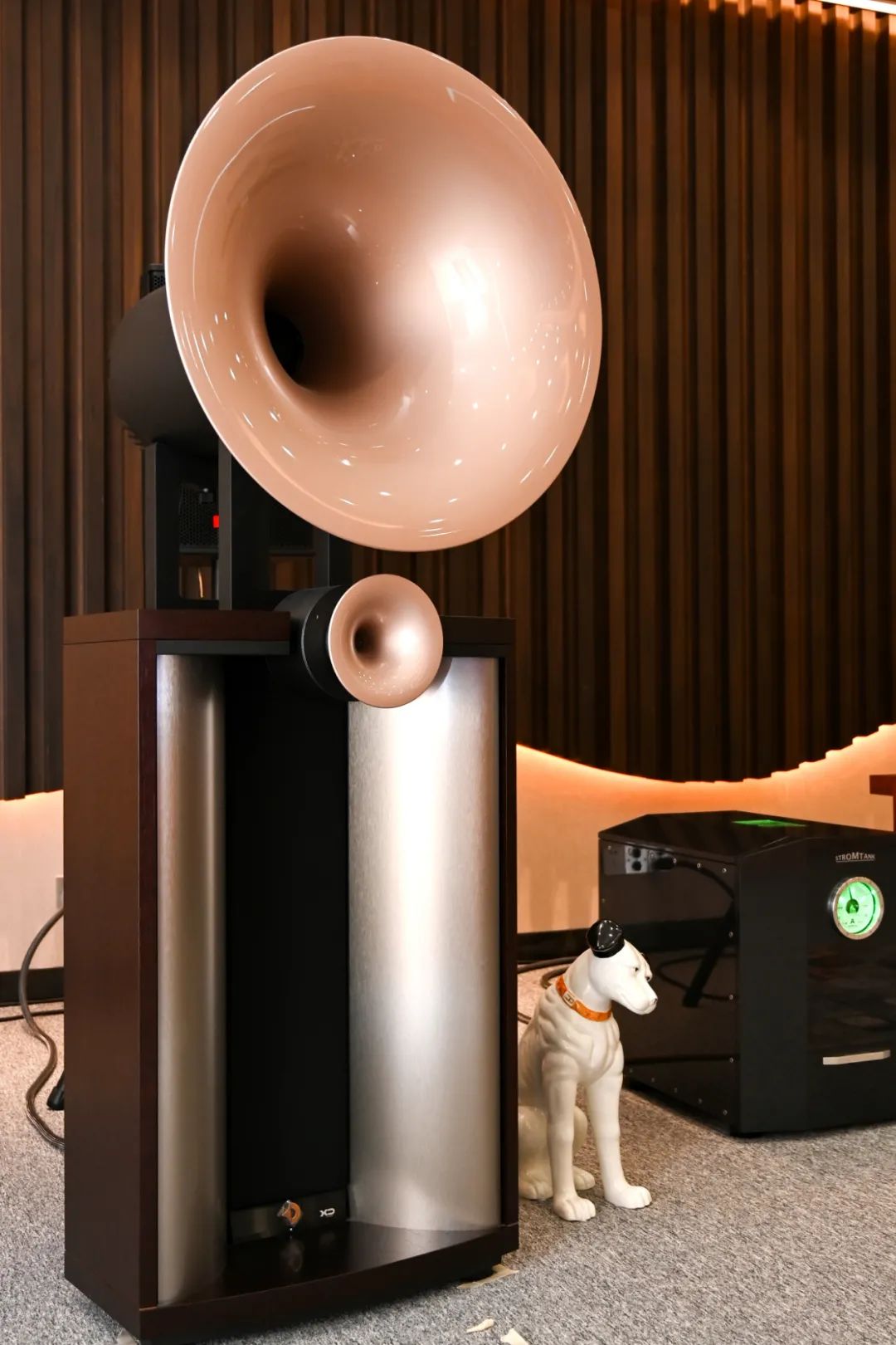 视觉与听觉极致融合的艺术品 avantgrde 德国喇叭花