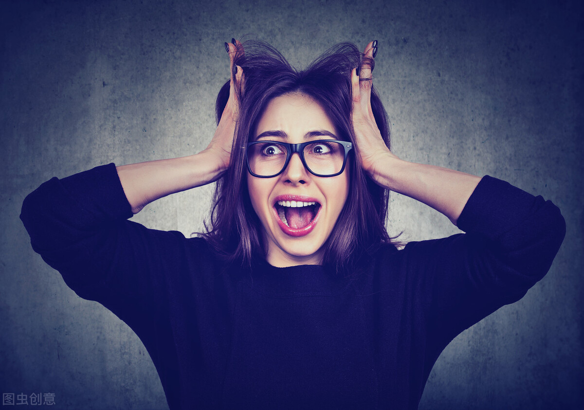 关于崩溃哭泣的说说