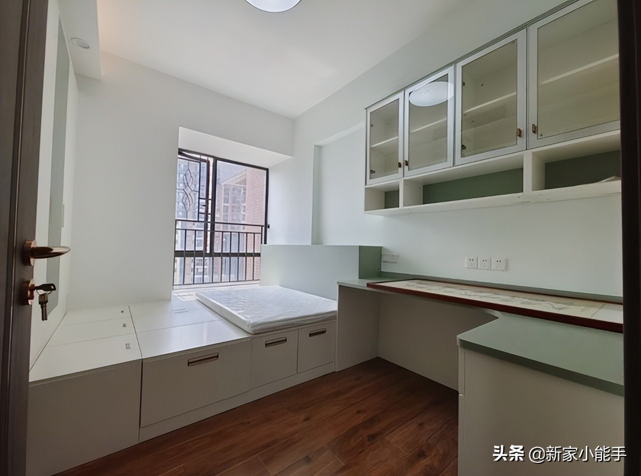 他家116平新中式风格，全屋文雅又大气，进屋就被入户玄关迷住