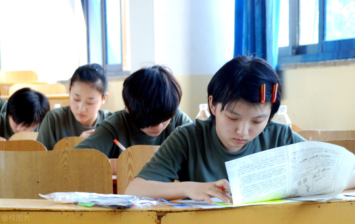 孩子想去当兵，是选择定向士官还是考士官学校？要考虑这几点