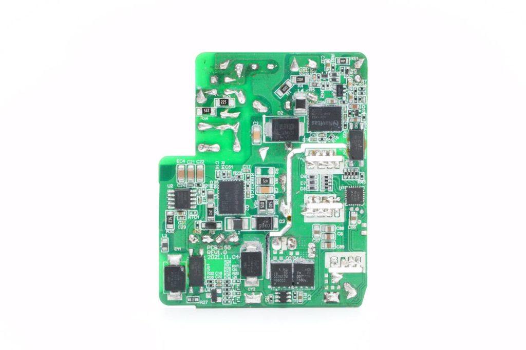 一个顶三个，支持三设备同时快充，安克100W氮化镓超能充拆解