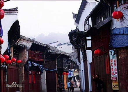 屯溪老街——活动的清明上河图 作者：徐俊林