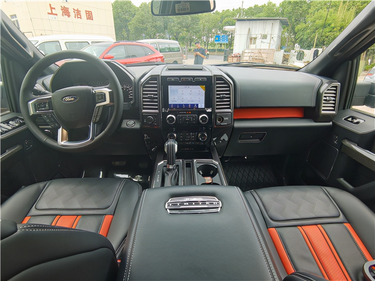 福特F150勇猛者七座SUV,3.5T排量四驱豪华动力谁与争锋