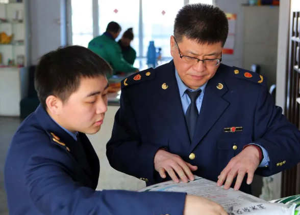 公务员能轻易辞职吗？有些岗位不想干也得坚持，考生要心中有数