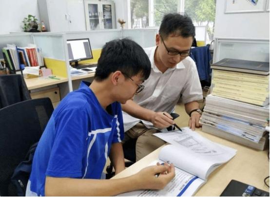 “取消英语”已成既定事实？家长举双手一致赞同，官方作出回应