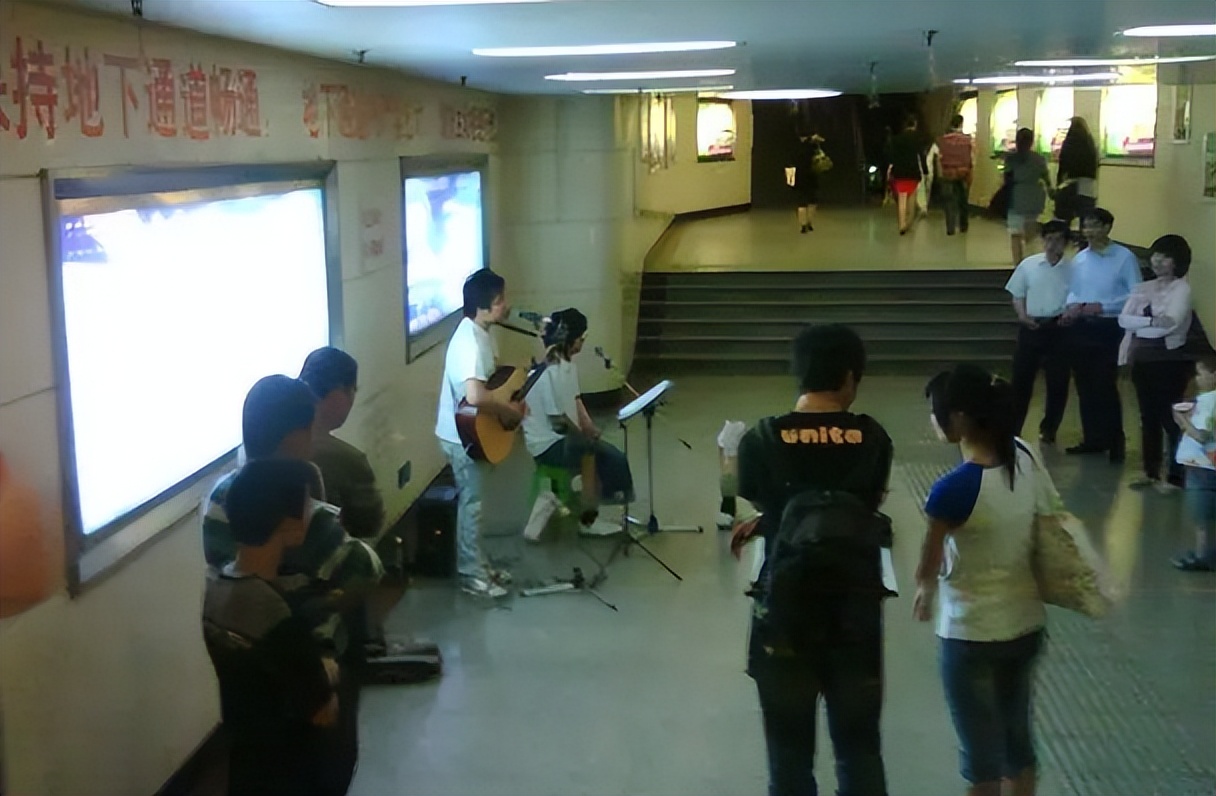 11年前凭春晚走红,发誓要做第二个董明珠的