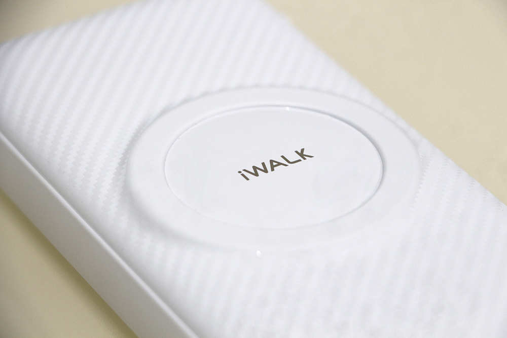 “啪嗒”一聲就充電，iWALK魔咔嗒寶移動電源 體驗報告