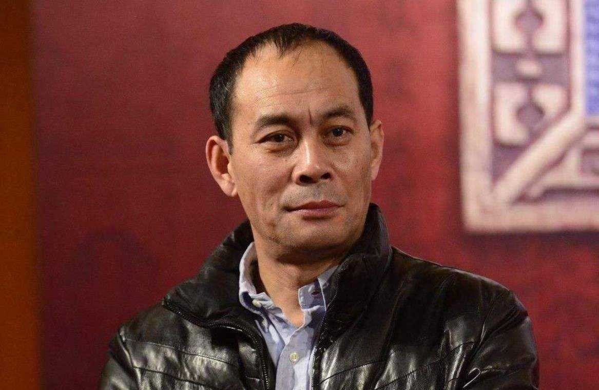 6位娱圈明星夫妻，从校服到婚纱，个个娶初恋，在一起最长40年