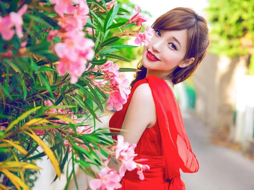 看了她们，才知道什么叫“自带清纯校花脸”，有些气质真是天生的