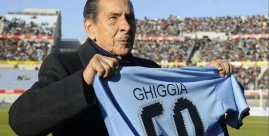 弗朗西斯科利(辉煌天蓝军团：乌拉圭足球历史最强11人，远古神佛与绿茵屠夫)