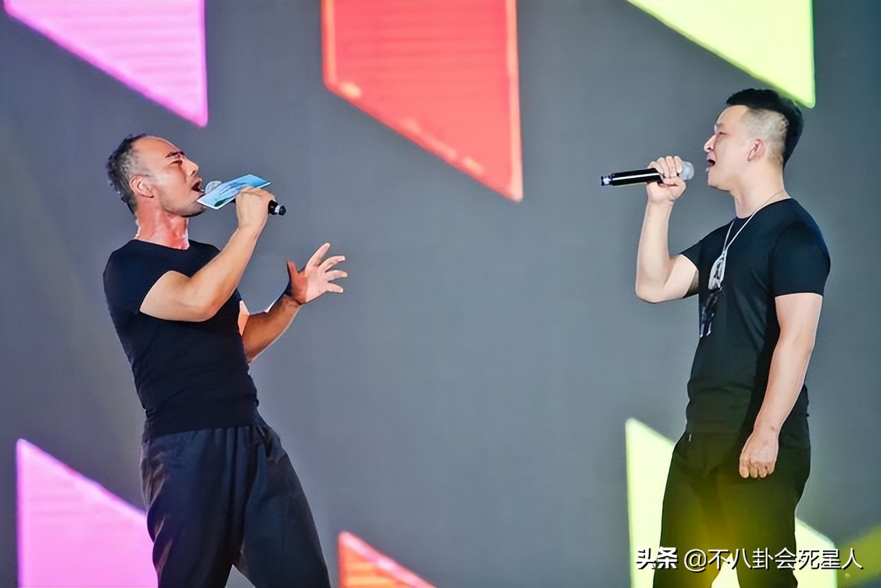 8位红极一时的草根明星现状，摆摊卖菜，住桥洞，红了11年