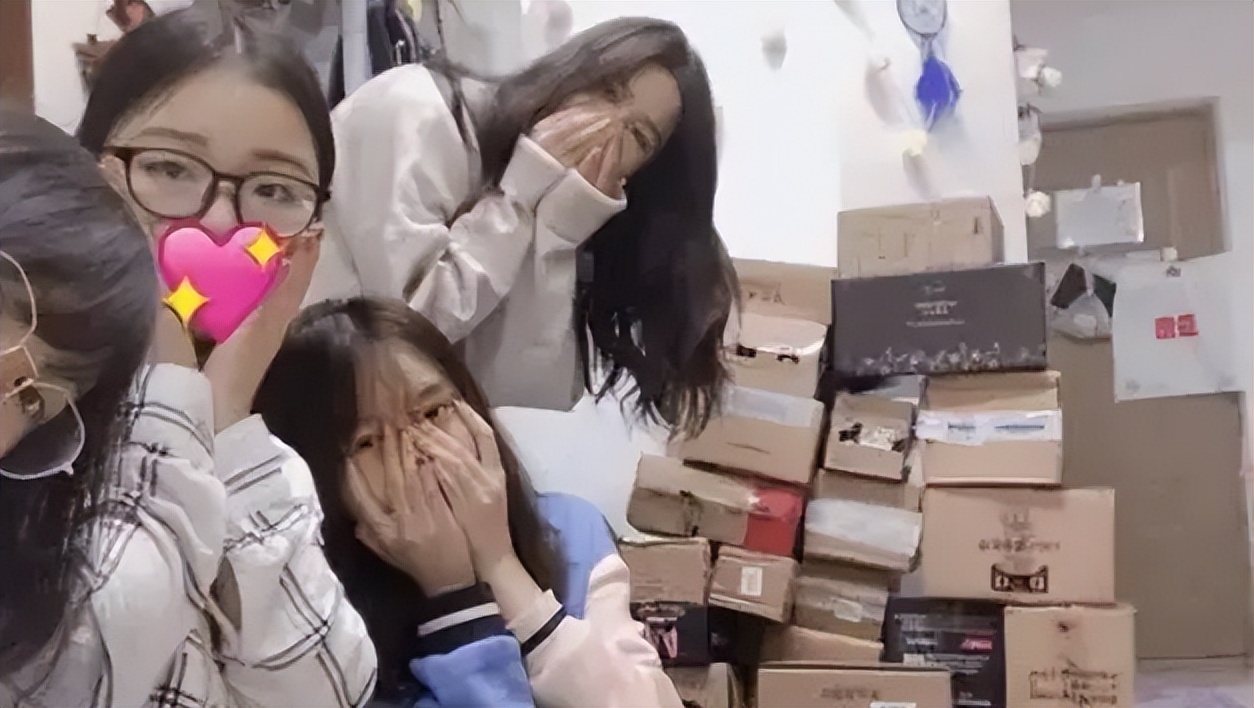 当代大学生频繁用“现金”说明什么？00后直率回答：开始掏家底了