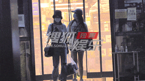 独家：赵粤王艺瑾下班素颜逛街 一起逛超市到天黑