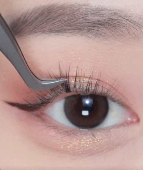 鞠婧祎：从平平无奇的土味路人，蜕变成氛围感女王