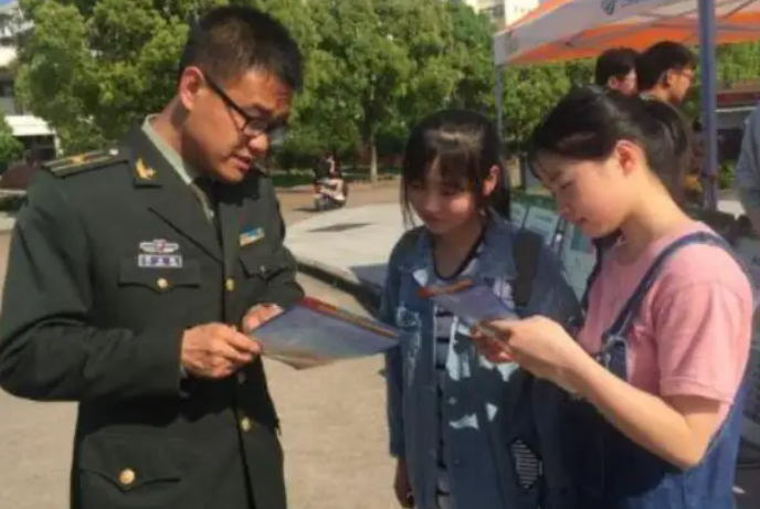 大学生“应征入伍”，当2年义务兵退伍后，可以拿到多少补助？