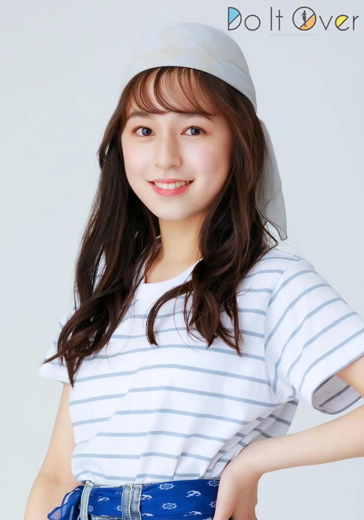 日本女孩喜欢穿校服有原因！16岁大阪女孩靠它出道顺利进入娱乐圈