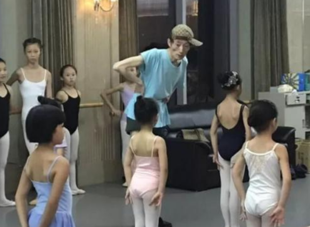 杨丽萍关门弟子郭冷：除了跳舞什么都不会做，年入百万却无人敢嫁