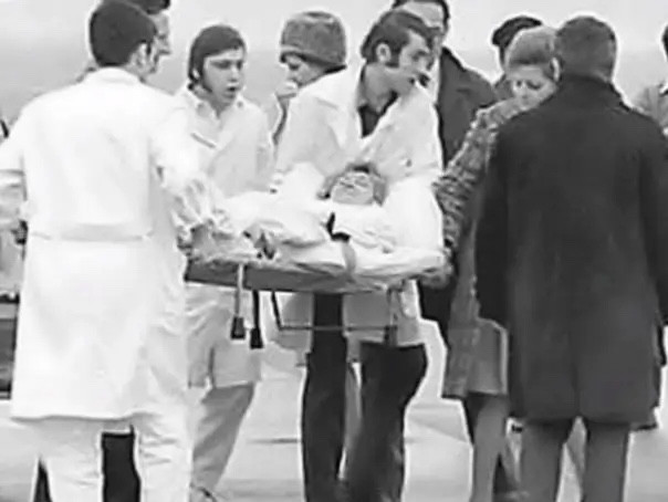 空难史上的奇迹！22岁空姐万米高空无伞坠落，幸运生还