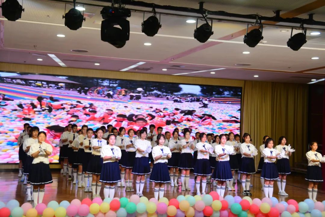 成都市新都区大丰小学2016级毕业典礼(图42)