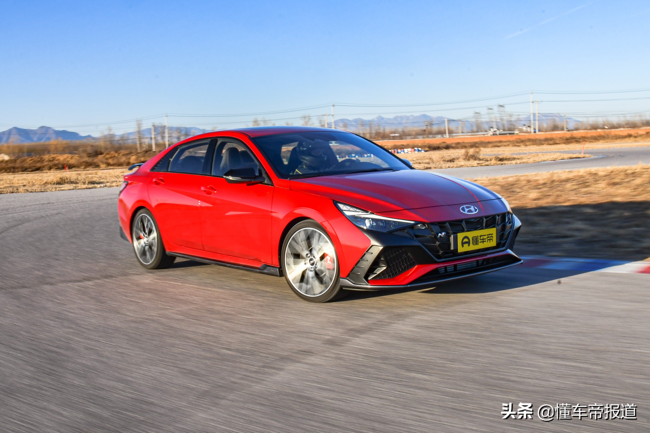 试驾｜激发最原始驾控欲望，用伊兰特N征服赛道是种什么体验？