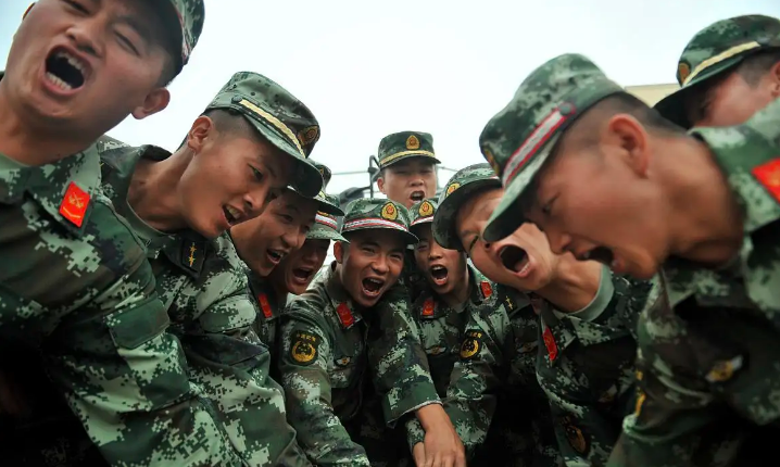 2022大学生入伍政策，5类人失去当兵资格，条件再好也不行