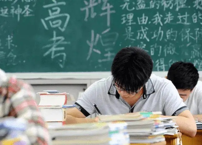 高三2月联考分数线出炉，接下来学生怎么做，才能稳步提升成绩？