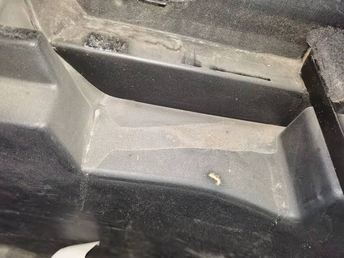 你看這座椅像8萬公里嗎？車商說車子驗(yàn)出任何問題賠款1萬元