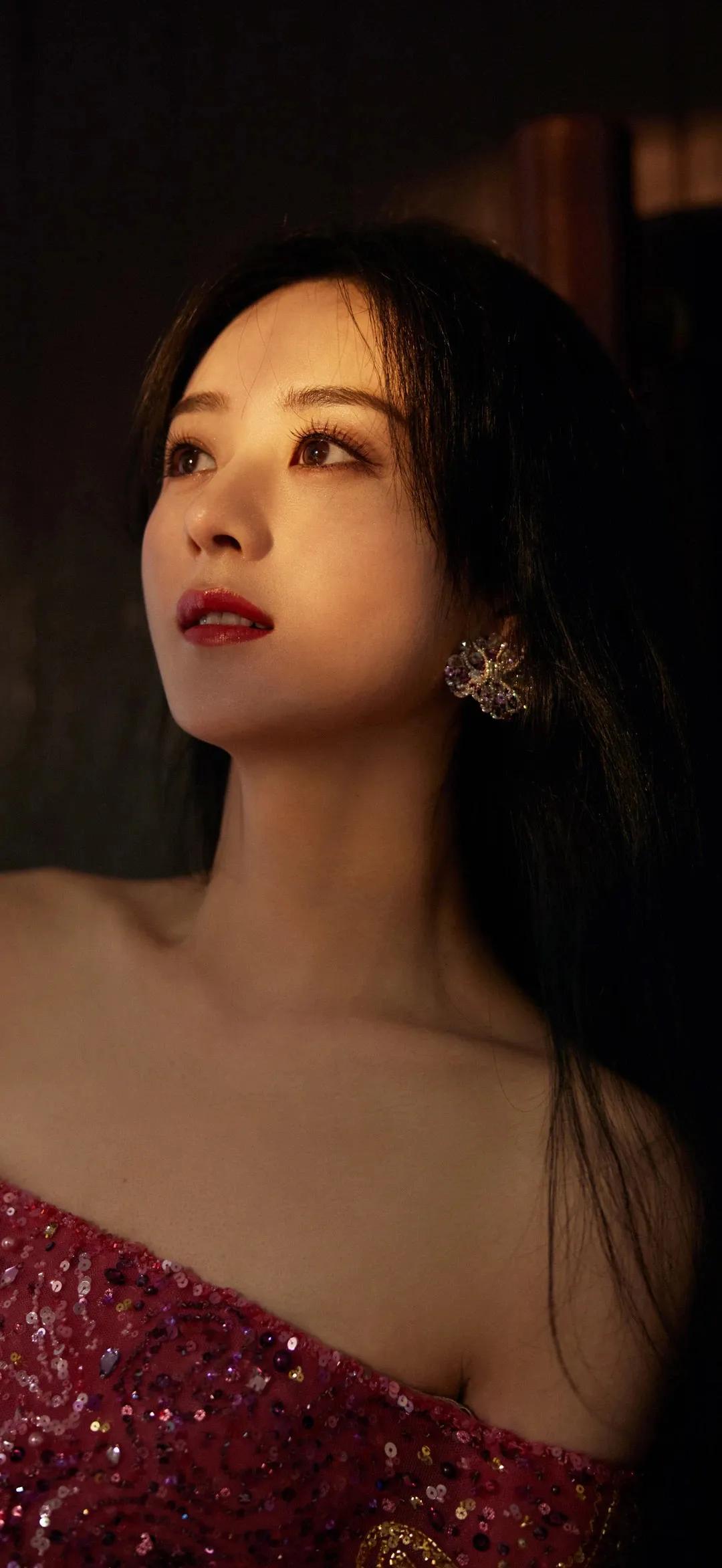 明星赵丽颖系列壁纸｜你所看到的惊艳，都曾被平庸所历练