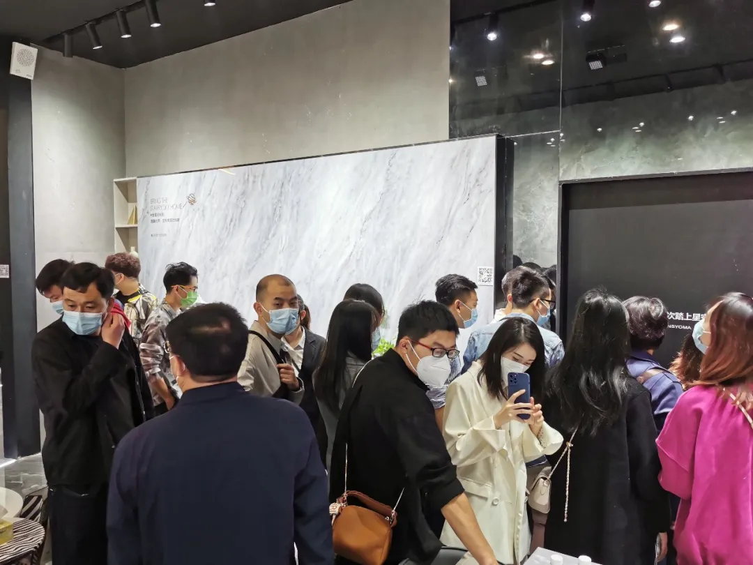 广州设计周打卡TOP1的绝美「金丝玉玛星空主题馆」,大场面超震撼 广州设计周打卡TOP1的绝美「金丝玉玛星空主题馆」,大场面超震撼