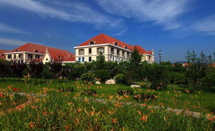 国内十大最美校园名单出炉，学校也开始拼颜值，学习生活两不误