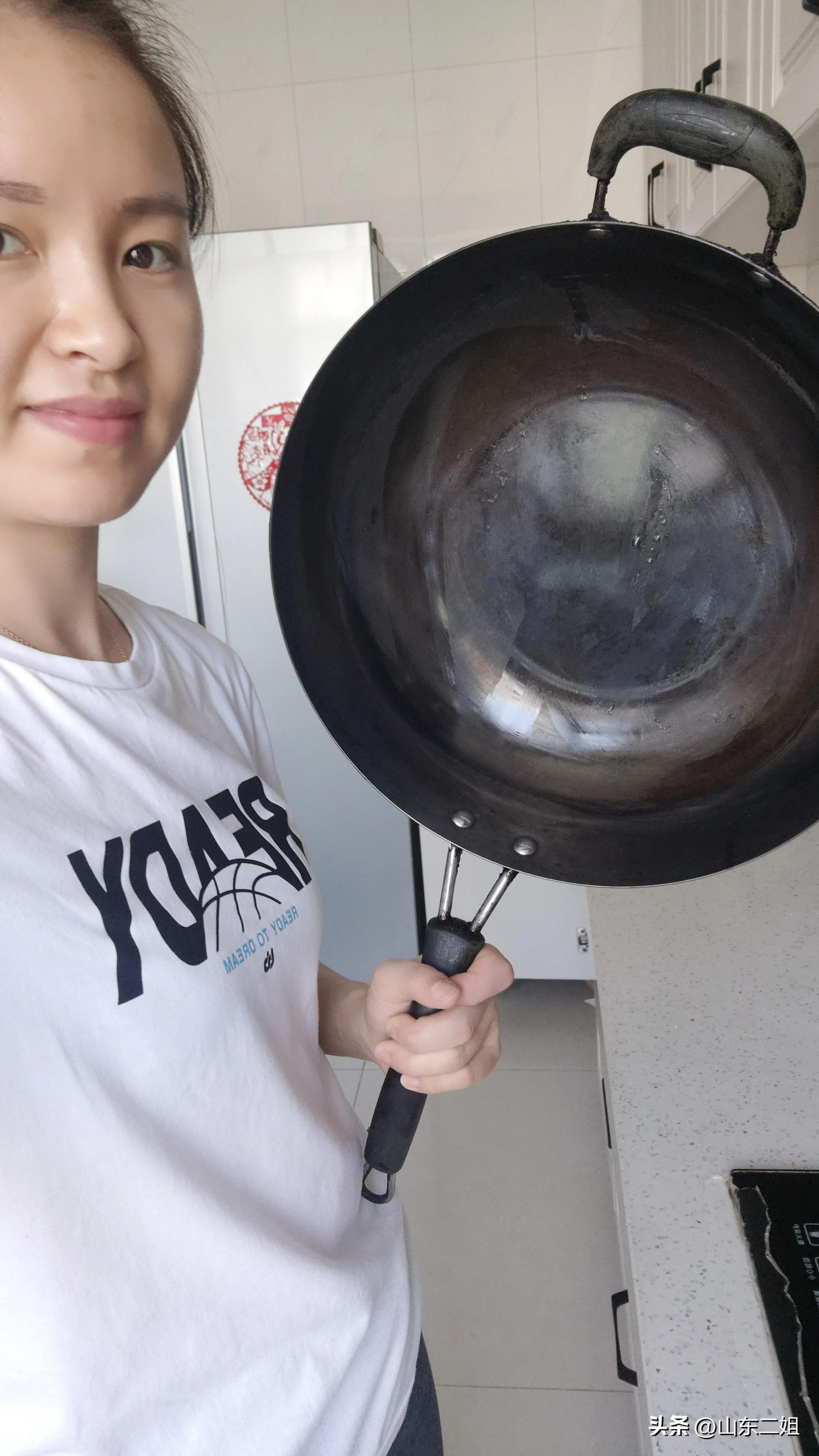 入伏以后天气炎热，很多小伙伴都相中山东二姐家的铁锅而对它产生了浓厚的兴趣（这是热