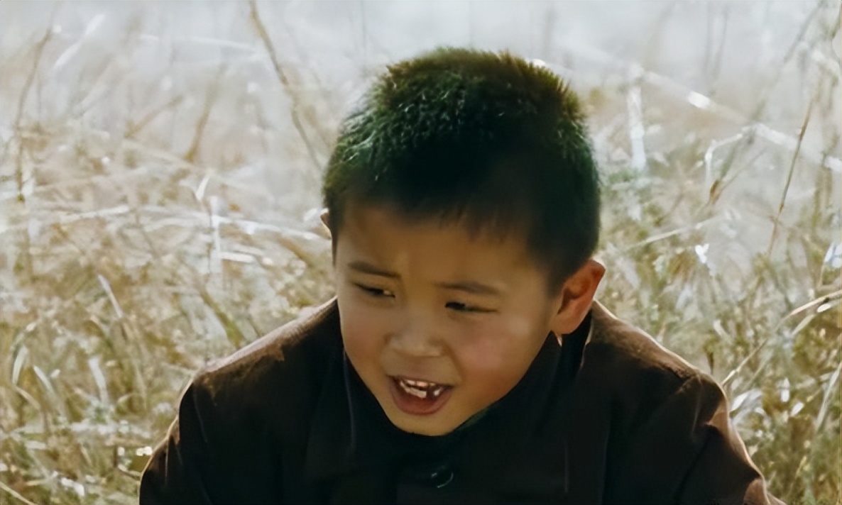 《活着》多次写死亡,12万字一气呵成,唯独这12字让余华停笔几月