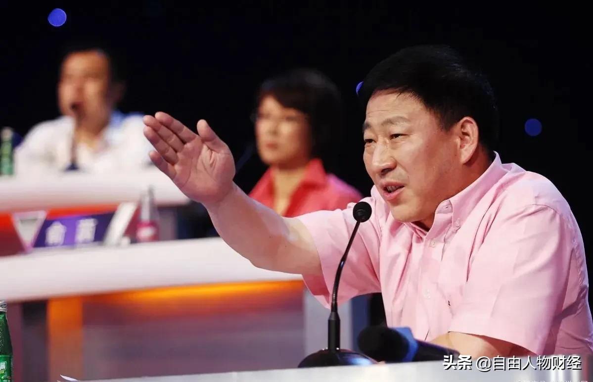 娶自己学生为妻，后因超生无奈下海经商，如今儿子成新疆首富