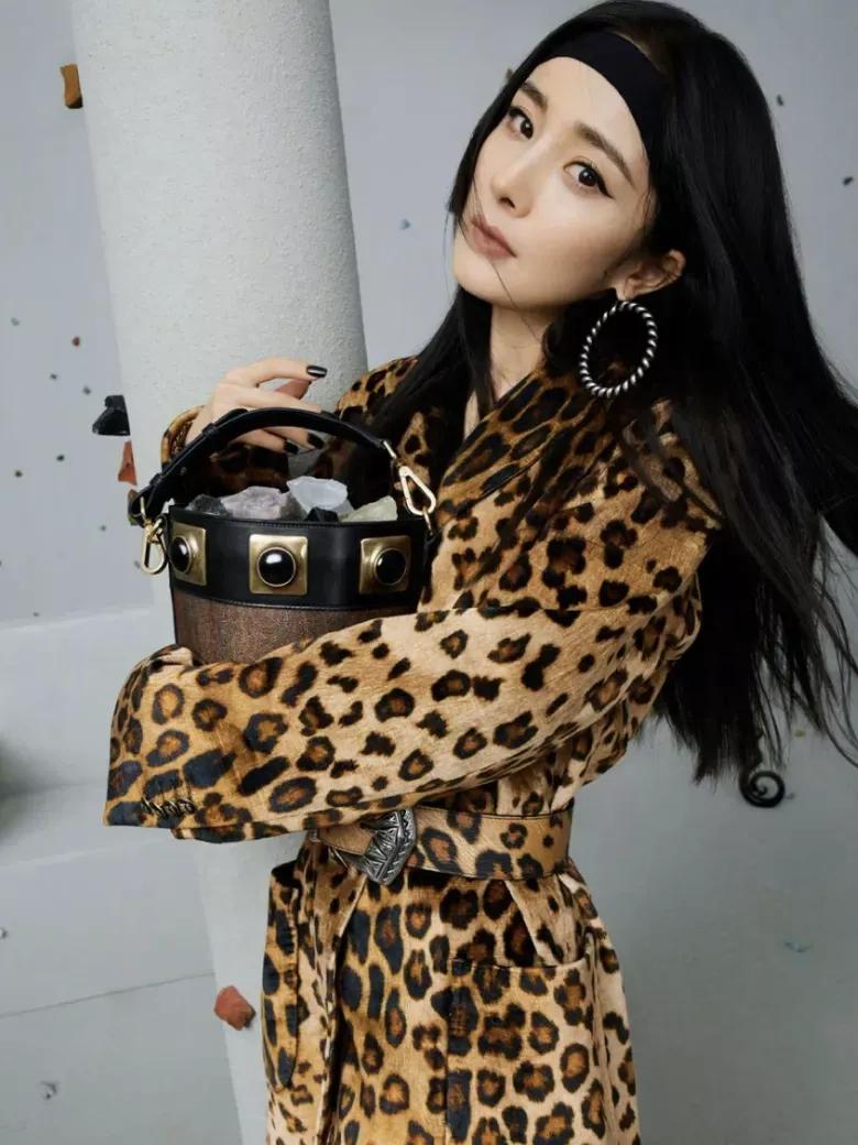 杨幂 2022最新写真集