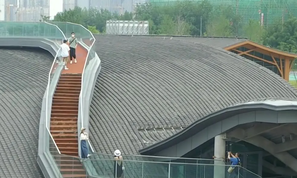 成都3大网红打卡地:屋顶建筑,文创园,甜蜜街道,0元过惬意生活