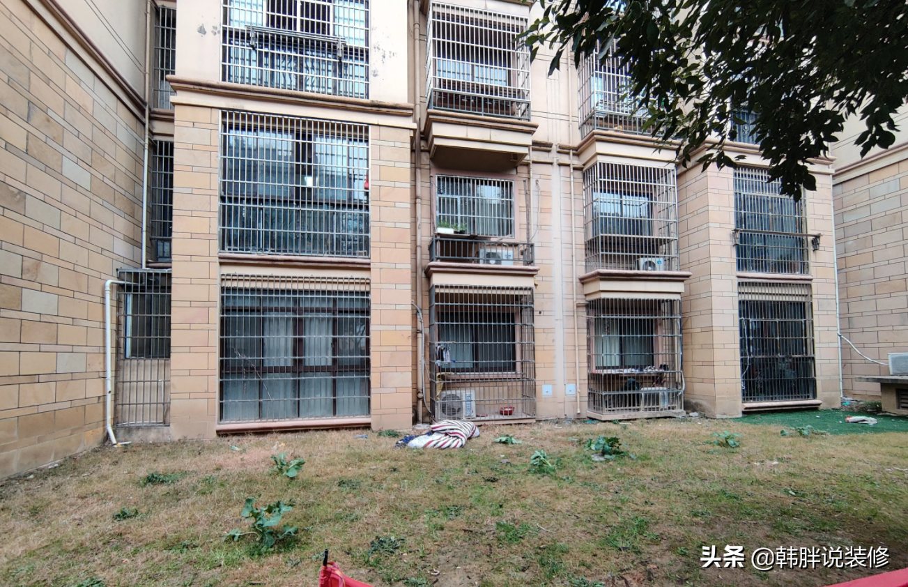 一楼住了3年，简直是苦不堪言，无奈搬到顶楼，生活得到极大改善