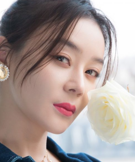 让人舔脚趾，当众凌辱学员，盘点那些令你难以想象的明星恶臭行为