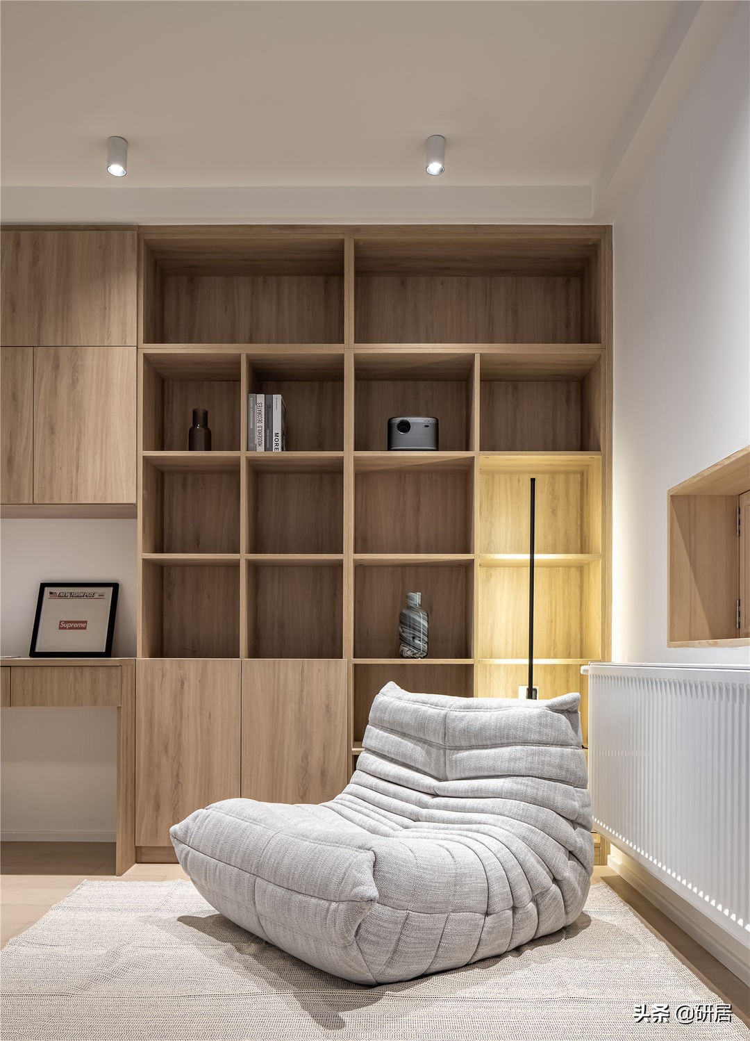 这对夫妻厉害了，50平的家装成了3室，室内温馨舒适，有大量收纳