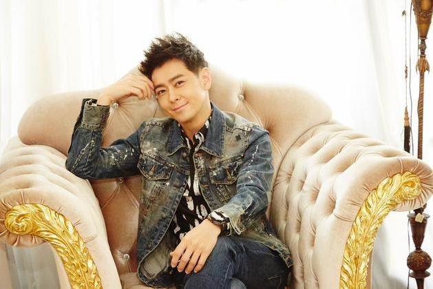 林志颖陈若仪：结婚23年生三子，送小9岁娇妻价值800万鸽子蛋戒指