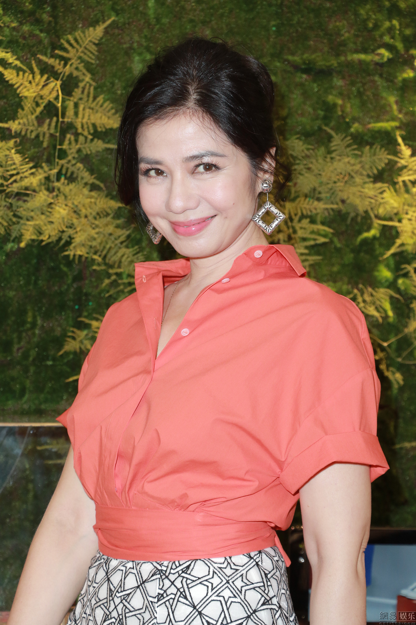 女人开始变老的5个迹象，尤其25岁以上最明显，超过2个就要注意了