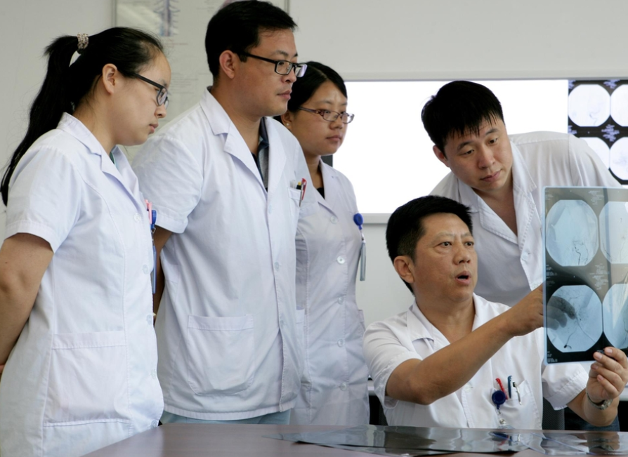 国内医学院最新排名出炉，榜首连续蝉联3年，北京上海包揽前五名